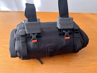 Bolsa Manillar Bikepacking Ortlieb Negra 9L