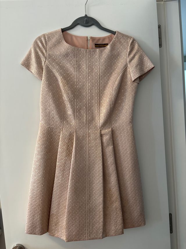 Vestido de fiesta dorado y rosa