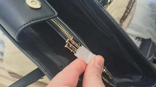 Bolso Tommy Hilfiger Timeless Work Negro Mujer