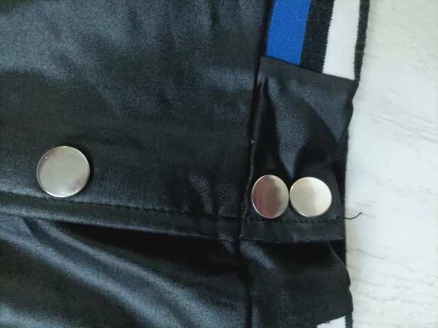 Chaqueta bomber niña negra brillante