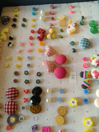 Pendientes infantiles variados,precio x expositor.