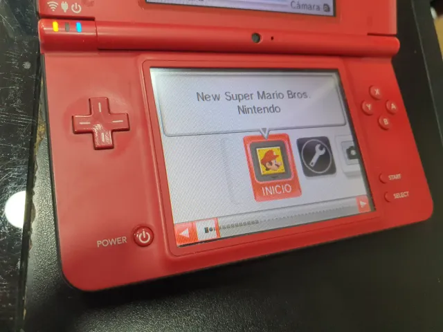 Nintendo DSi XL Edición Mario Bros 25 Aniversario