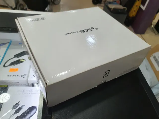 Nintendo DSi XL Edición Mario Bros 25 Aniversario