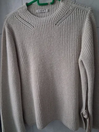 Jersey Stradivarius beige talla L o 40.