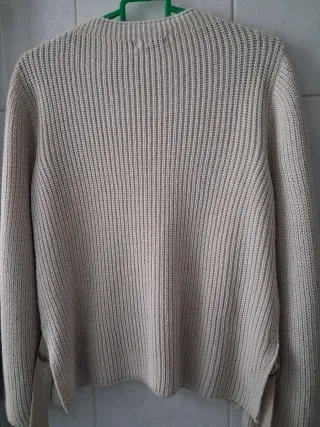 Jersey Stradivarius beige talla L o 40.