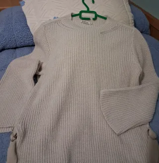 Jersey Stradivarius beige talla L o 40.