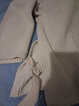 Jersey Stradivarius beige talla L o 40.