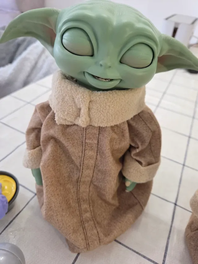 Grogu Galactic Snackin' - Figura