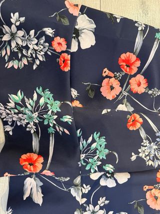 Falda Zara floral azul