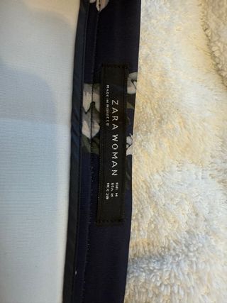 Falda Zara floral azul