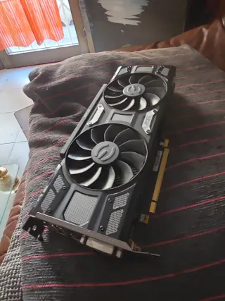 EVGA Geforce GTX 1070 Ti Tarjeta Gráfica