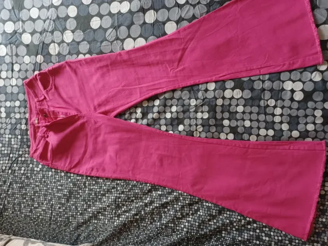 Pantaloni a zampa rosa taglia L