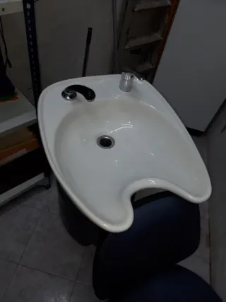 Vendo juntos o separados ,sillon y lavacabezas,