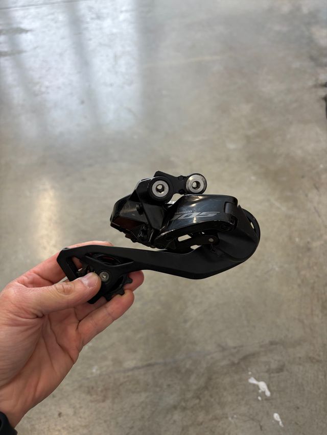 Shimano 105 Di2 Cambio + Coppia Comandi