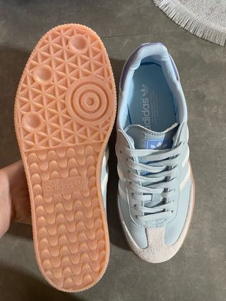 Adidas Sambae azul claro y blanco
