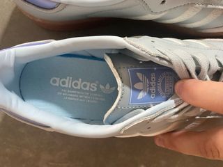 Adidas Sambae azul claro y blanco