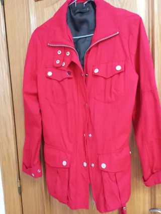 Gabardina Zara Roja Mujer