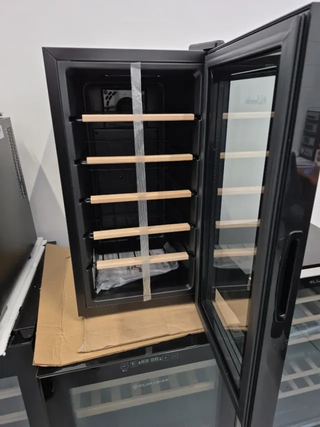 Vinoteca Sommeliere 18Silence