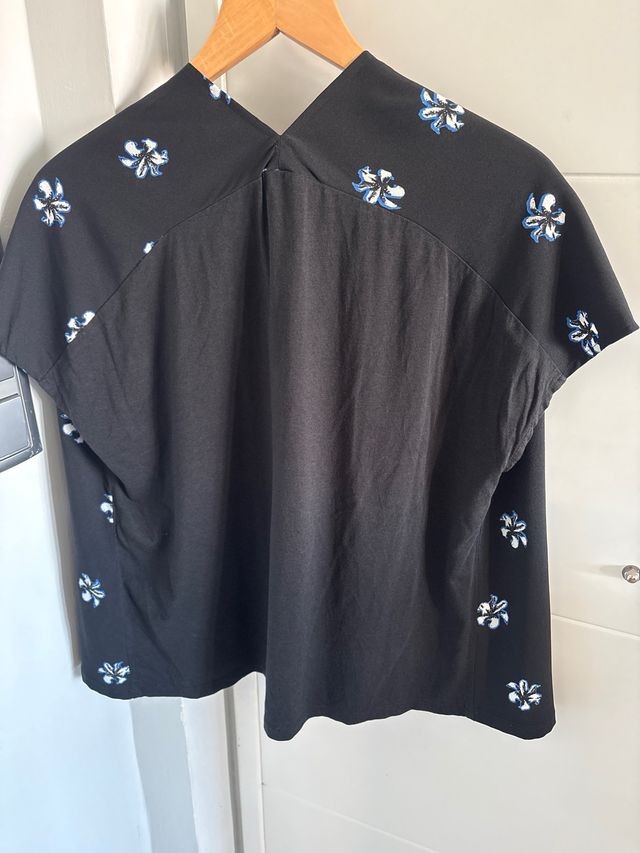 Blusa Bimba y Lola floral Talla XS