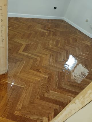 Acuchillado y barnizado de suelos