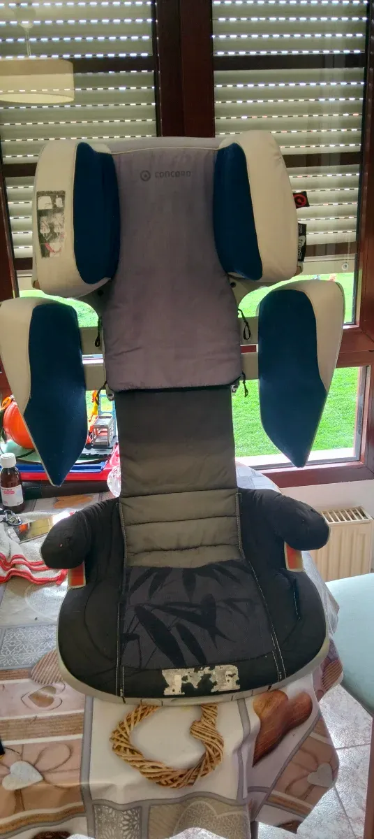 Asiento coche bebé Concord..