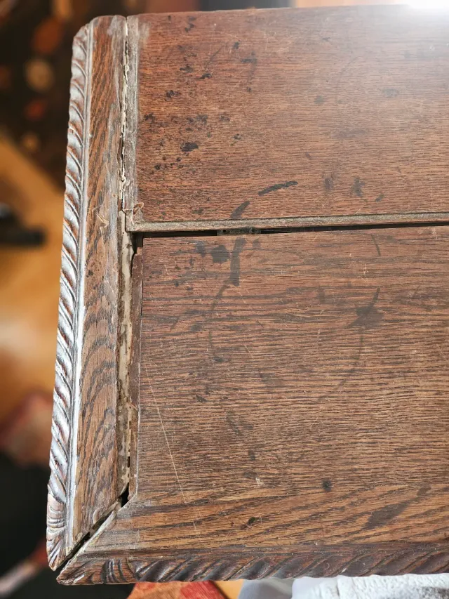 Mueble de madera con cajones