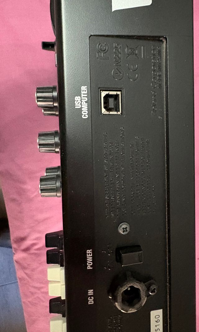 Teclado Roland VR-09 V-Combo B + Funda original.