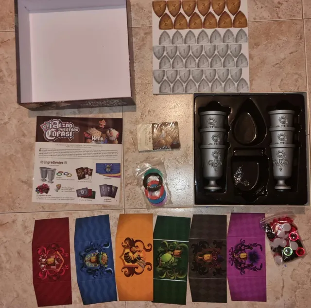 Alzad vuestras copas juego de mesa