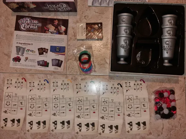 Alzad vuestras copas juego de mesa