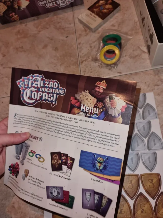 Alzad vuestras copas juego de mesa