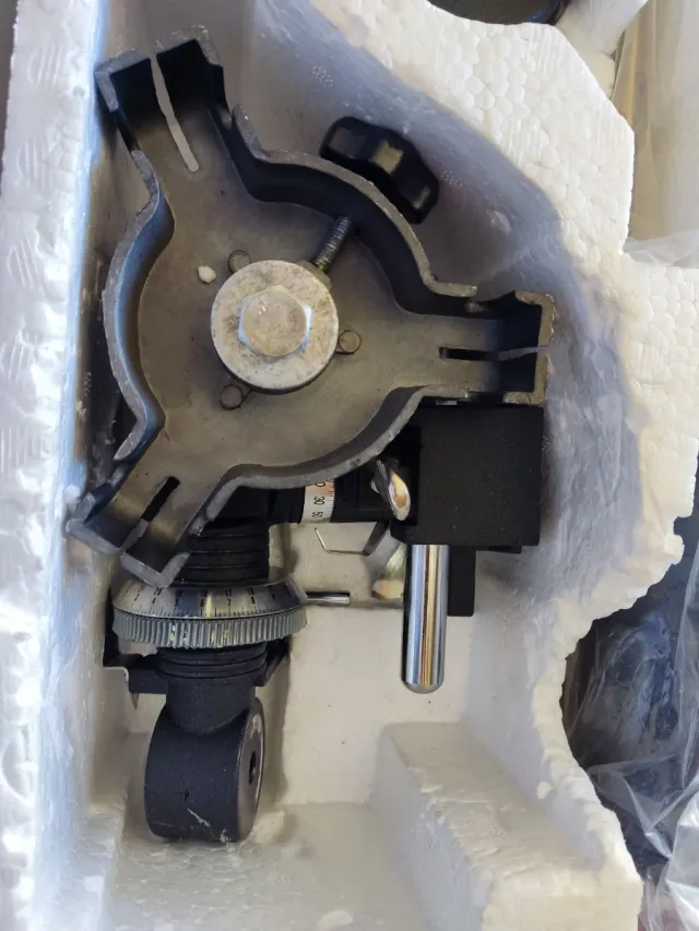 Telescopio con treppiede completo