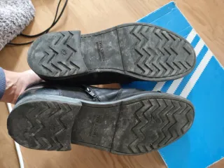 Stivaletti uomo neri stringati