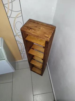 Libreria colonna arte povera castagno