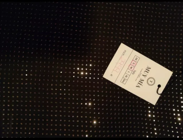 Falda negra con brillos