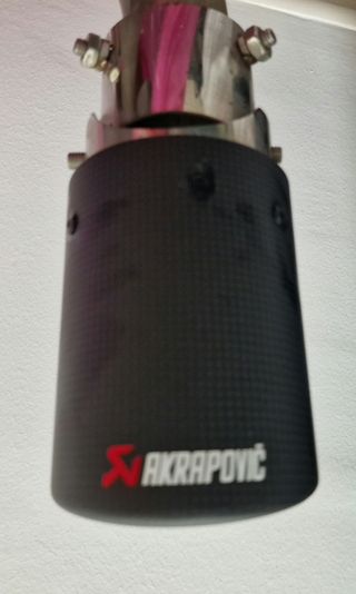 Cola de escape Akrapovic