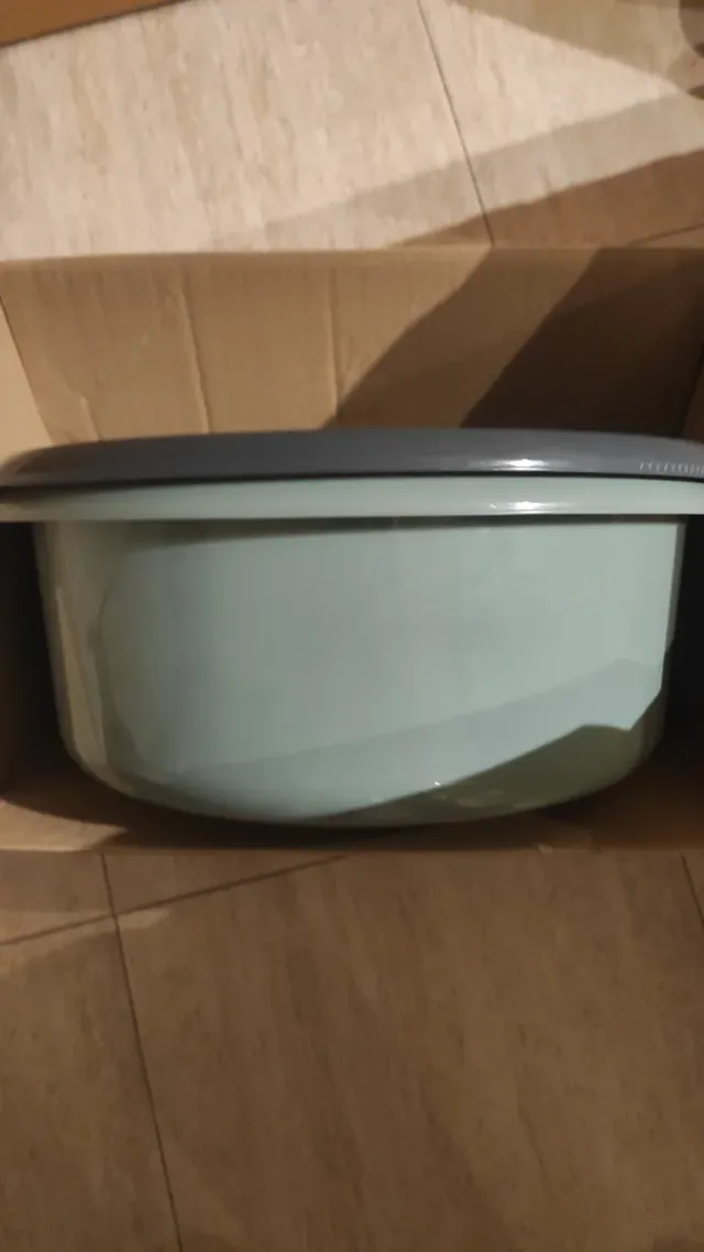 Palanganas verde e grigio