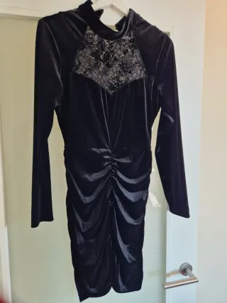 Vestido fiesta terciopelo ZARA negro encaje