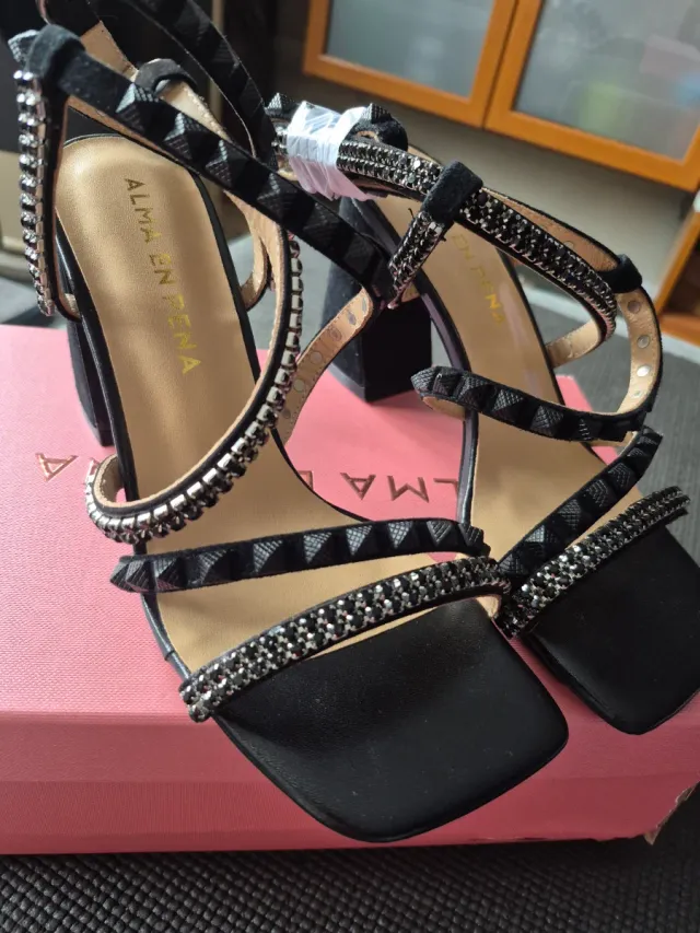 Sandalias Alma en Pena negras con pedrería