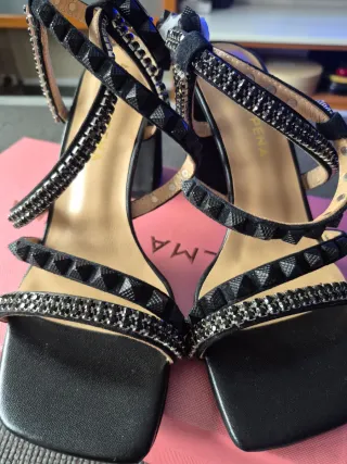 Sandalias Alma en Pena negras con pedrería