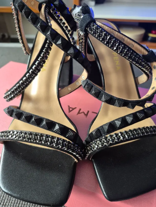 Sandalias Alma en Pena negras con pedrería