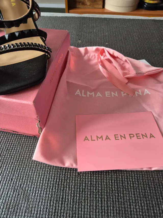 Sandalias Alma en Pena negras con pedrería