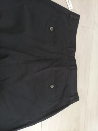 Pantalón Corto Ajustado con 5 Bolsillos 34W Negro