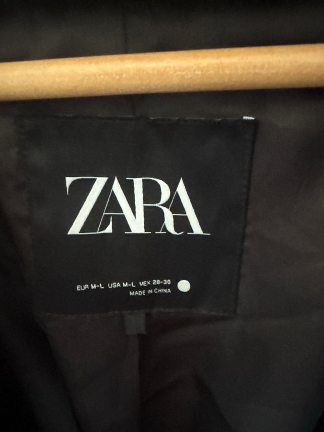 Abrigo pelo Zara Talla M-L Negro
