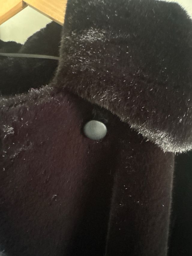 Abrigo pelo Zara Talla M-L Negro