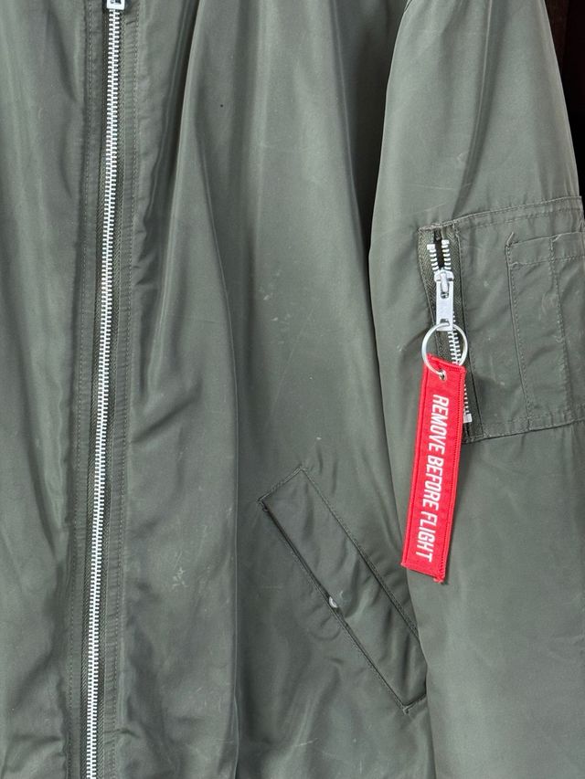Cazadora Bomber Pull&Bear Verde Militar