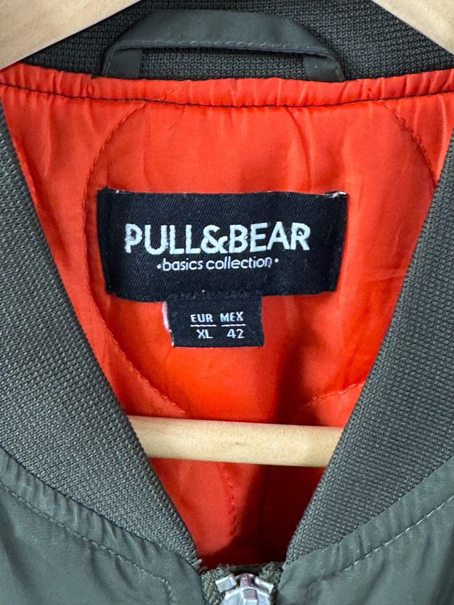 Cazadora Bomber Pull&Bear Verde Militar