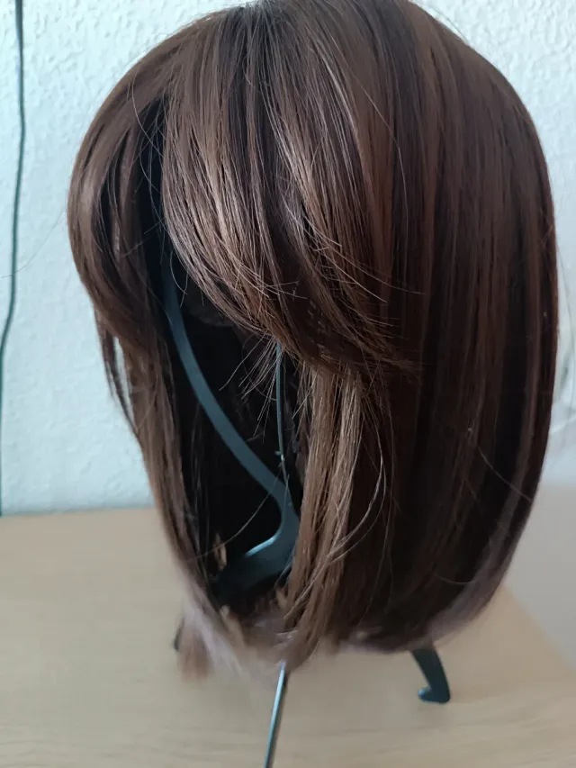 Peluca pelo sintético castaño