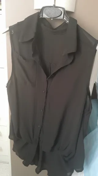 Camicetta nera smanicata taglia M