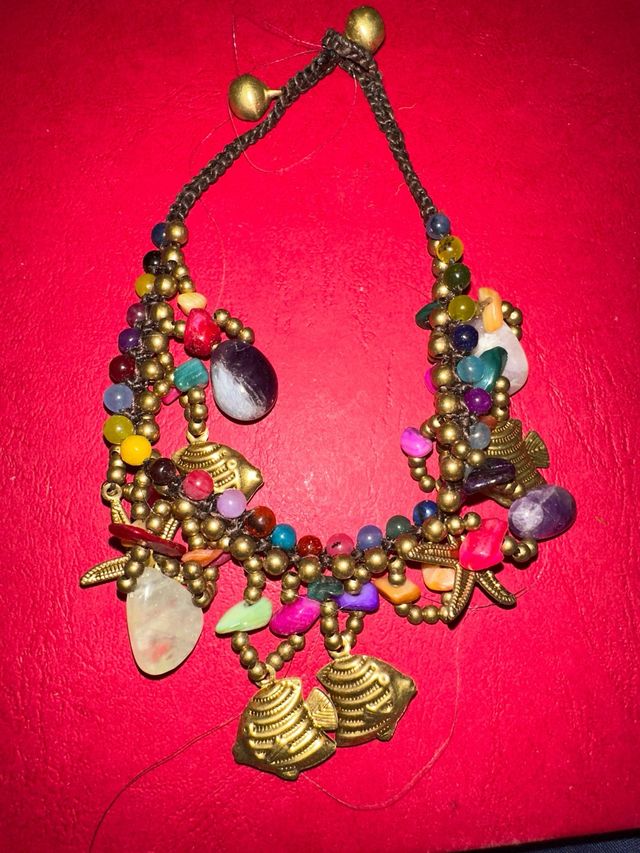 Tobillera con peces y piedras mineral multicolores