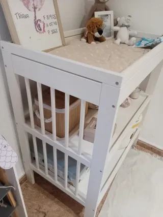 Cambiador de bebé blanco
